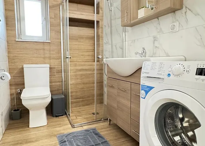 Unique Suite 2 , One Bedroom City Apartment